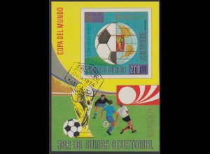 Äquatorialguinea Mi.Nr. Block 77 Fußball-WM 1974, Fußball und Globus 