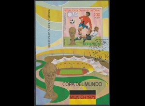 Äquatorialguinea Mi.Nr. Block 96 Fußball WM 1974, Olympistadion, Spielszene 