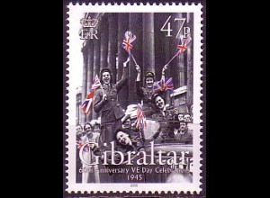 Gibraltar Mi.Nr. 1128 Ende 2. Weltkrieg, Soldatinnen mit Fahnen im Auto (47)