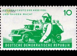 D,DDR Mi.Nr. 877 Nationale Volksarmee, Soldat vor Schützenpanzerwagen (10)