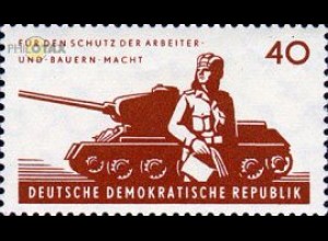 D,DDR Mi.Nr. 880 Nationale Volksarmee, Panzersoldat vor Panzer (40)