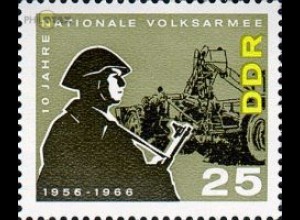 D,DDR Mi.Nr. 1164 10 Jahre Volksarmee, Soldat vor Landwirtschaftsmaschine (25)