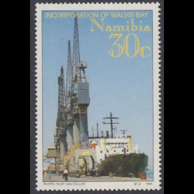 Namibia Mi.Nr. 768 Eingliederung der Walfischbucht, Mole im Hafen, Frachter (30)