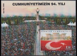 Türkei MiNr. Block 170 94Jahre Türkische Republik, Tulpen bilden Flagge, Palast