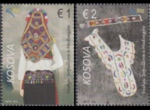 Kosovo MiNr. 399-400 Trachten, Brauttracht aus Medveda (2 Werte)