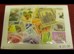 San Marino, Paket mit 300 verschiedenen Briefmarken (Bild ähnlich)