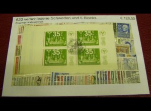 Schweden, Paket mit 620 verschiedenen Briefmarken + 5 Blocks (gemäß Abbildung)